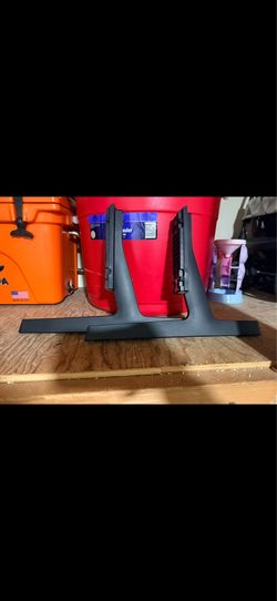 Samsung 90 in tv Legs