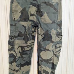 KIDS CAMO WRANGLER CARGO PANTS  SIZES 7 & 10