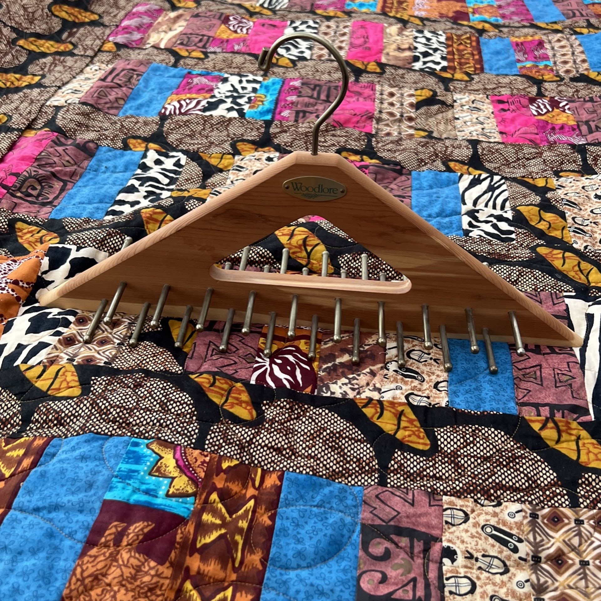 Woodlore CedarTie Hanger