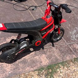 Kids Electric Motorcycle. No charging cable.