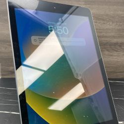 iPad 5 32gb Unlocked ID: 14733