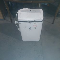 Keystone - 250 Sq. Ft. Portable Air Conditioner with Dehumidifier