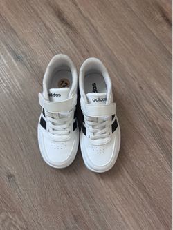 Boys shoes