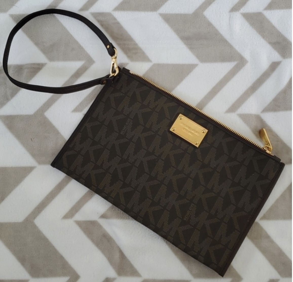Michael Kors Large Jet Set Clutch Wristlet