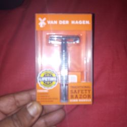Van Der  Hagen Traditional Razor With Additional Five Blades Brand New