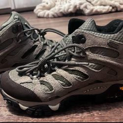 Women’s Merrell Moab Hiking Boots