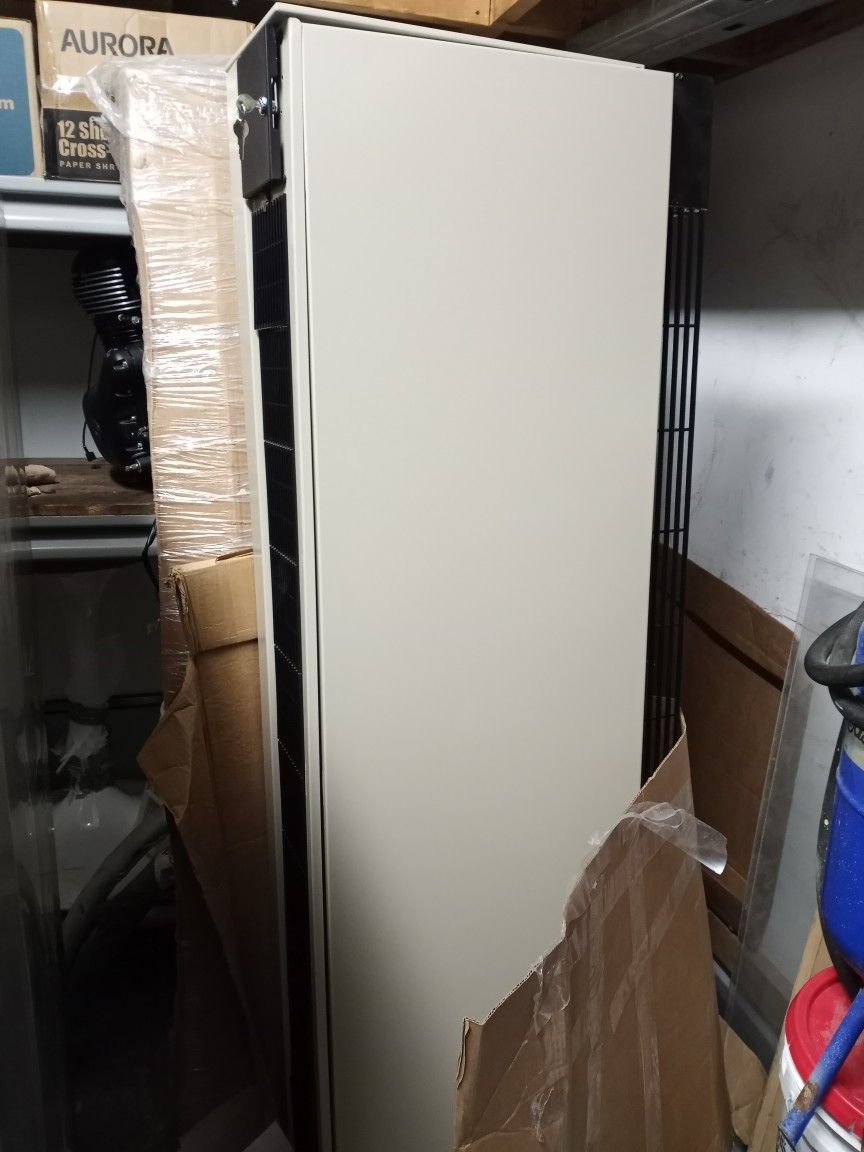 TRANE A/C ..HEATER FORCED AIR UNITS LIKE IN A HOTEL ROOM. HEAT PUMP NEW IN THE BOX 2 UNITS CAN USE FOR HEAT AND AC