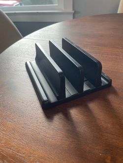 Expandable Laptop Holder