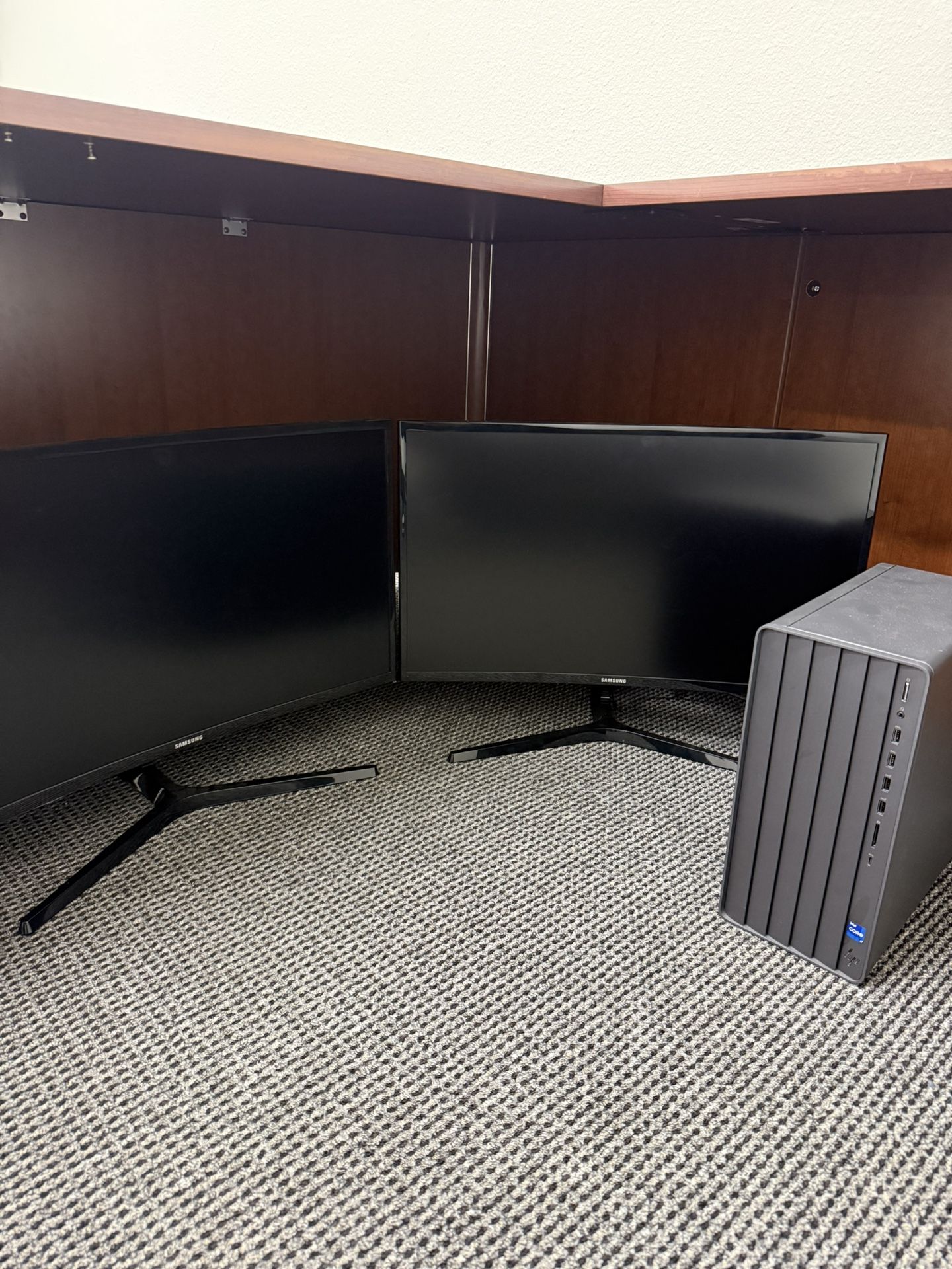 HP Envy PC And Two Curved Screen Monitors