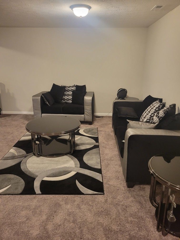 Living Room Suite With Tables