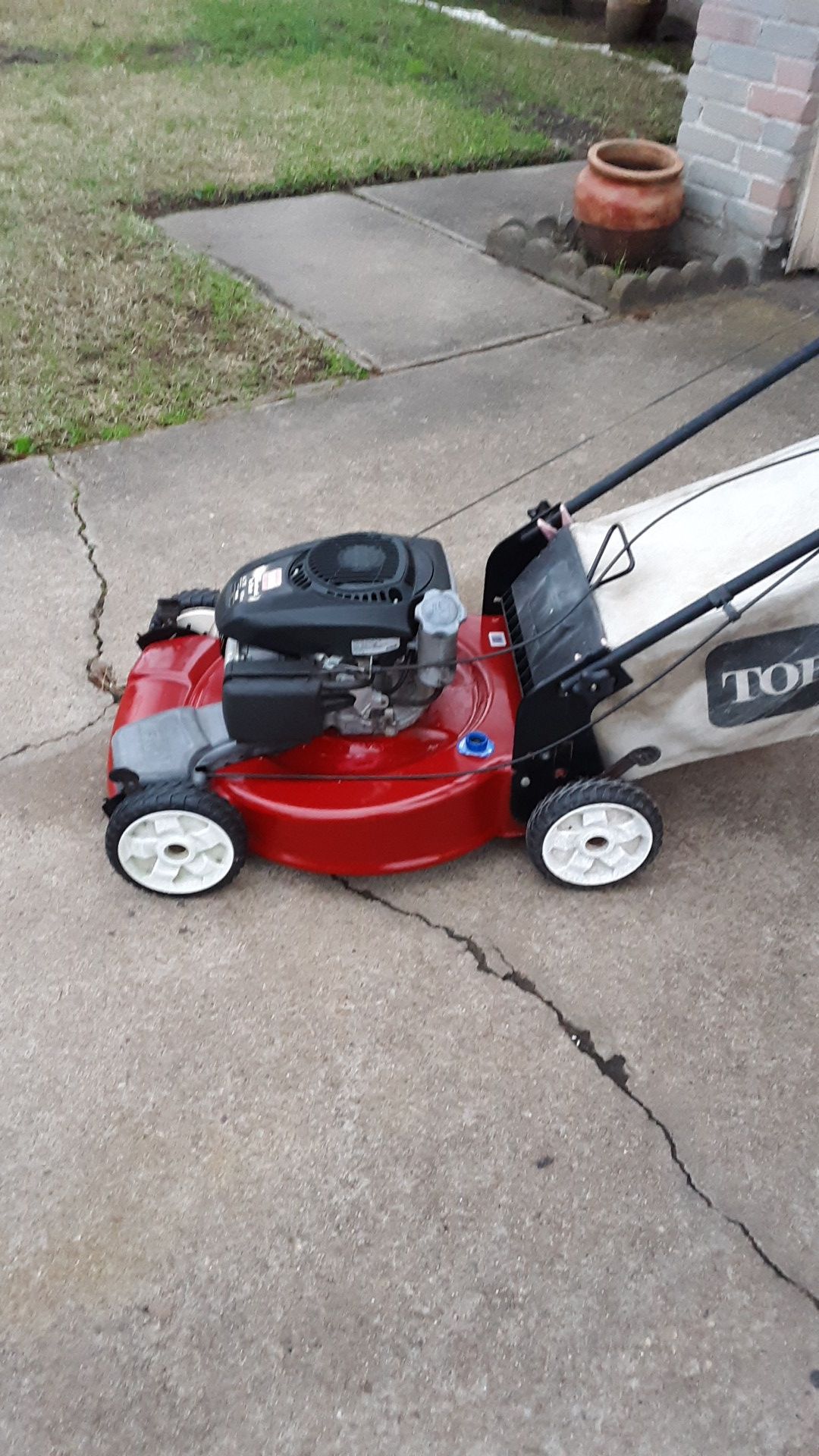 Toro 6.75 hp Lawn Mower for Sale in Missouri City, TX OfferUp