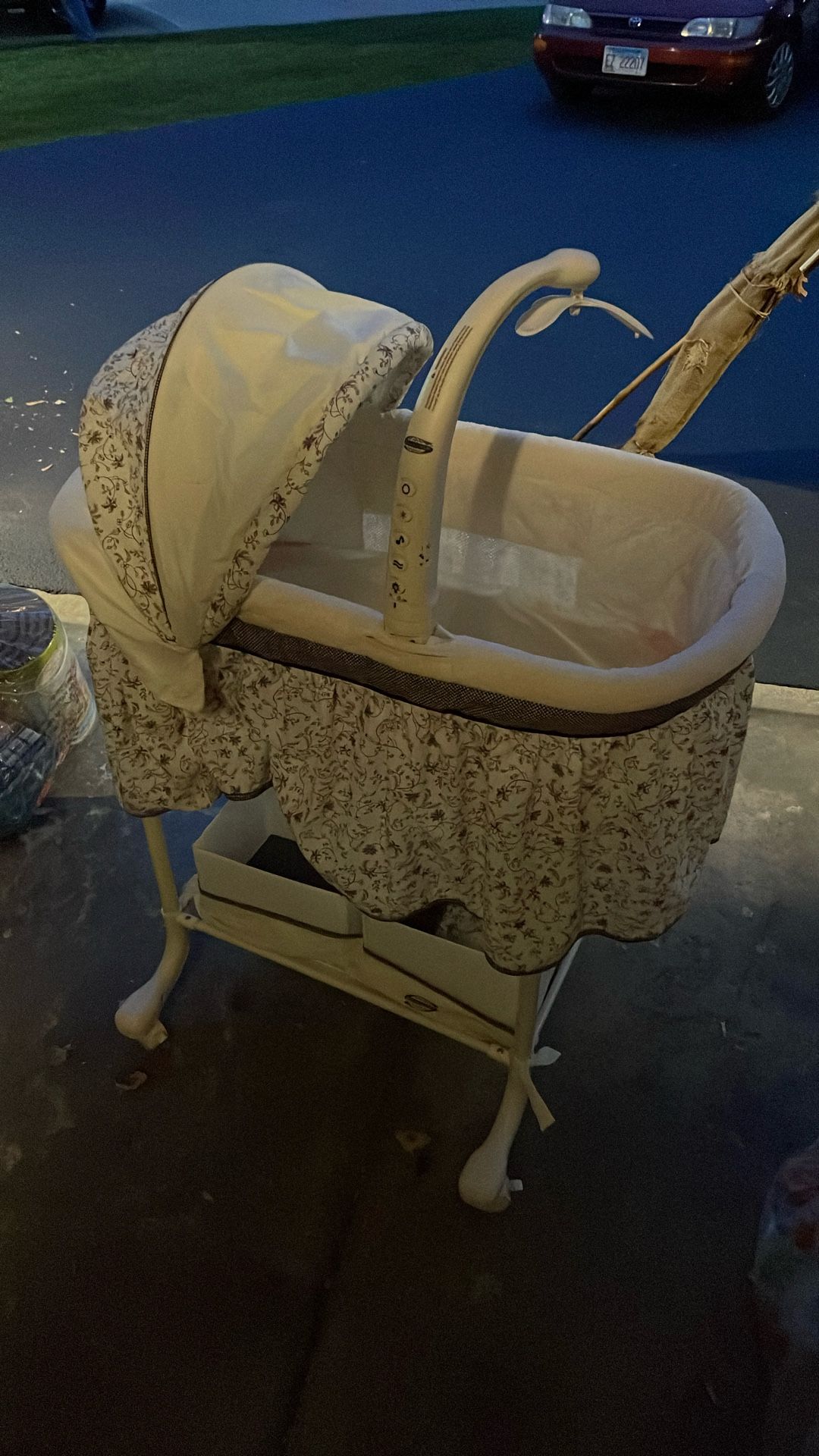 Bassinet Free