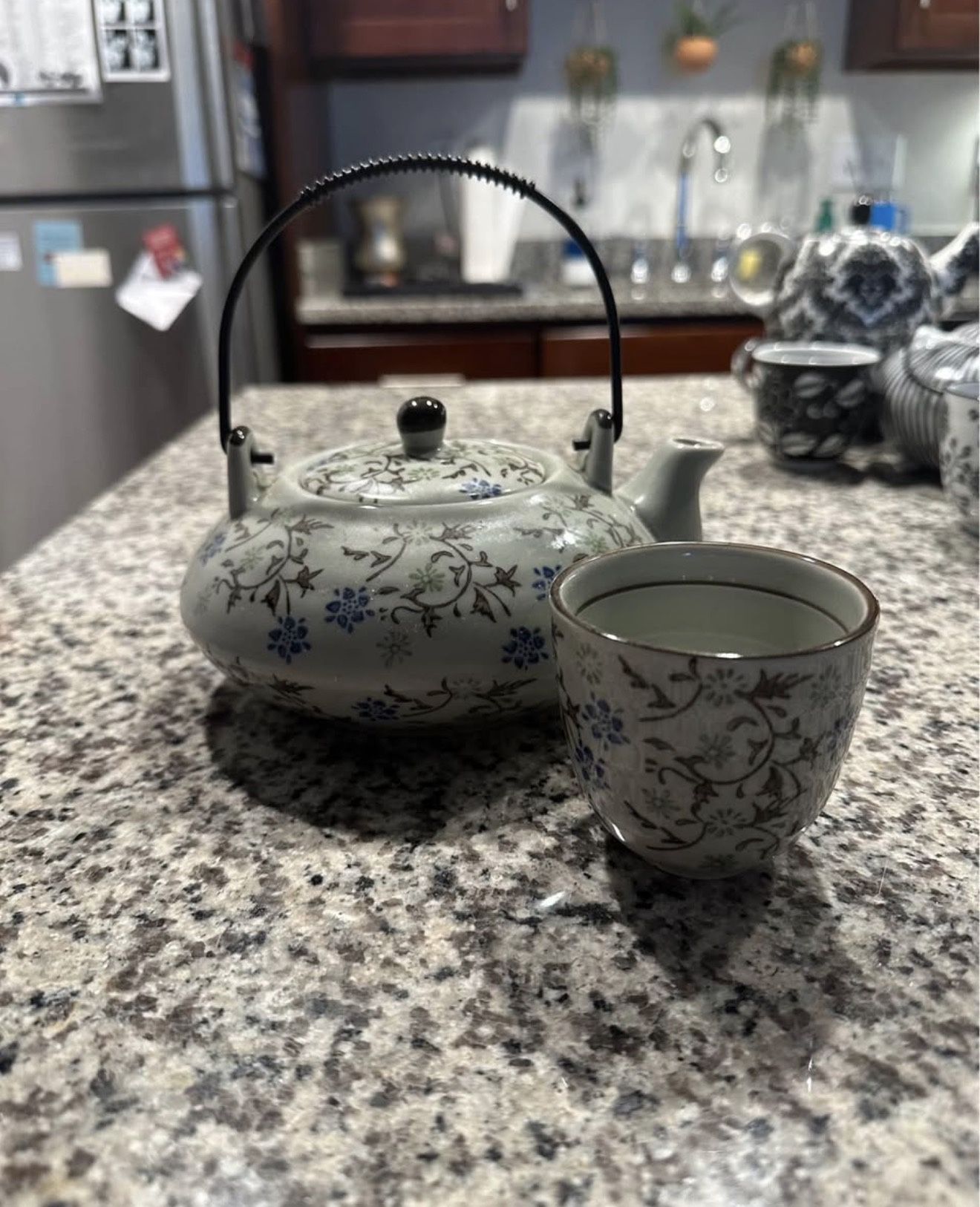 Pier 1 Teapot with single cup