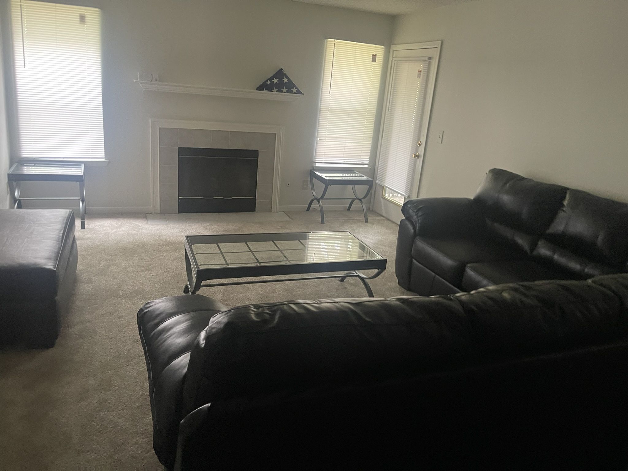LIVING ROOM SET
