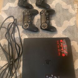 PS4 With 4 Controllers 