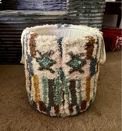 Various decorative items