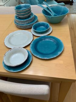 Dishes service for 8