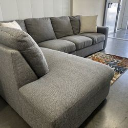 GRAY SECTIONAL COUCH + CHAIR W/ FREE DELIVERY 