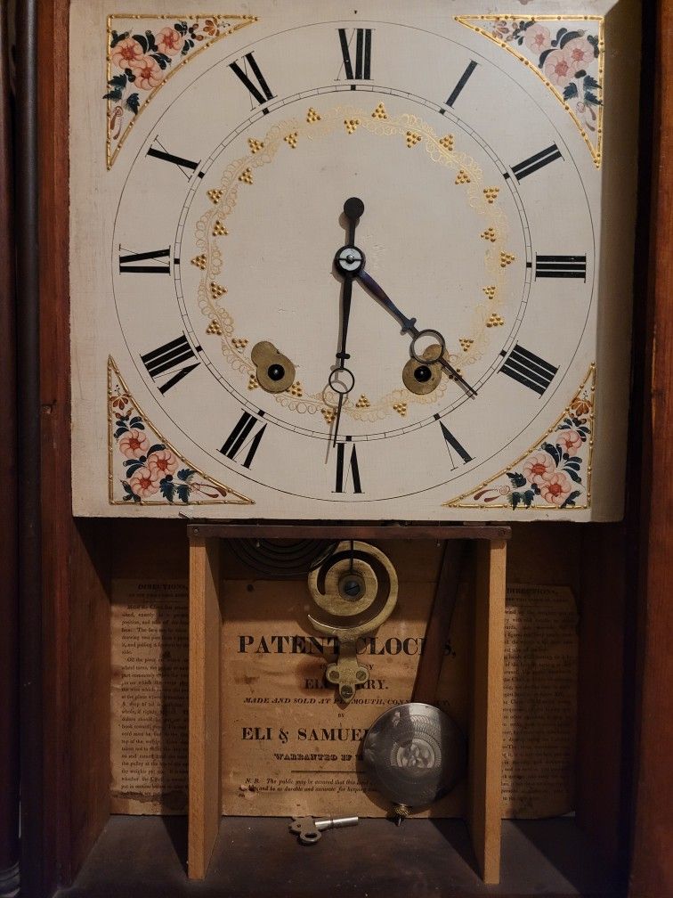 Pillar And Scroll clock