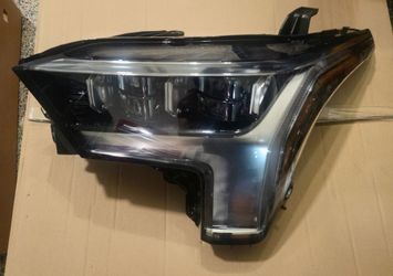22-26 Tundra OEM headlamp assembly