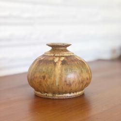 Stoneware bud vase in earth tones / 3.5” tall