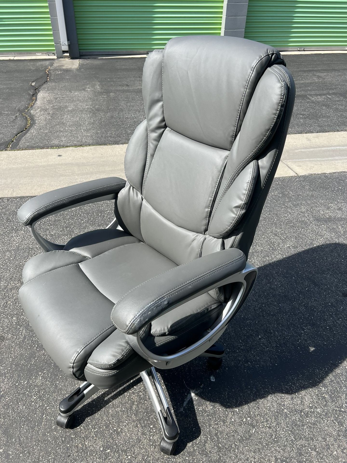 Staples mcallum bonded leather chair Clearance