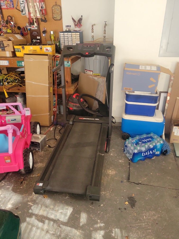 Wesco Cadence Treadmill