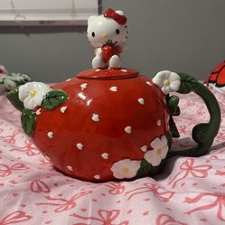 Hello Kitty Ceramic Strawberry Teapot