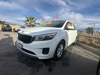 2016 KIA Sedona