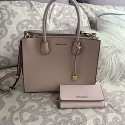 Michael Kors Handbag And Wallet 