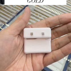 10K DIAMOND EARRINGS IN WHITE GOLD