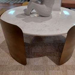 NEW- Round Coffee/Cocktails Table on SALE!!!