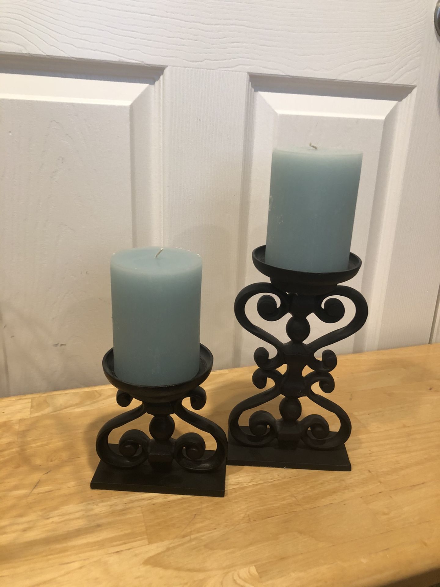 Set of 2 Adorable Pottery Barn Candle Holders!