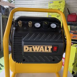 DEWALT 2.5 Gal. Portable Electric Heavy Duty 200 PSI Quiet Air Compressor