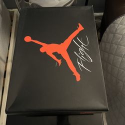 Air Jordan 4 White Cement  SZ11 2025