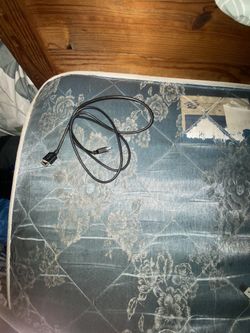 Hdmi cord (Not sure on lenght)