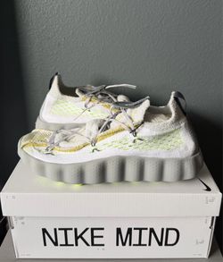 Nike Mind 002 Flyknit