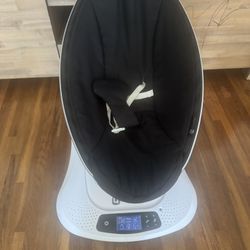 4moms mamaRoo Multi-Motion Baby Swing