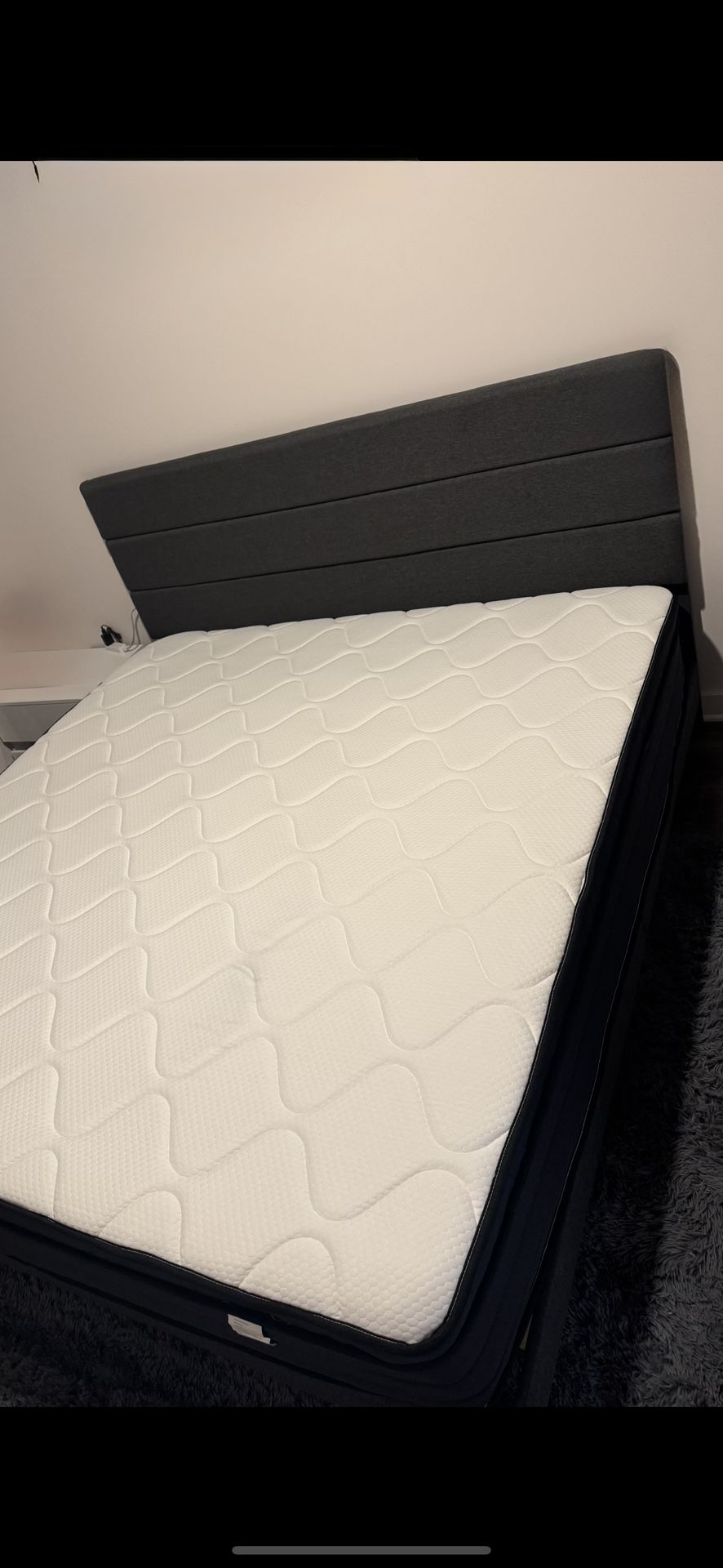 Kind Size Platform bed frame 