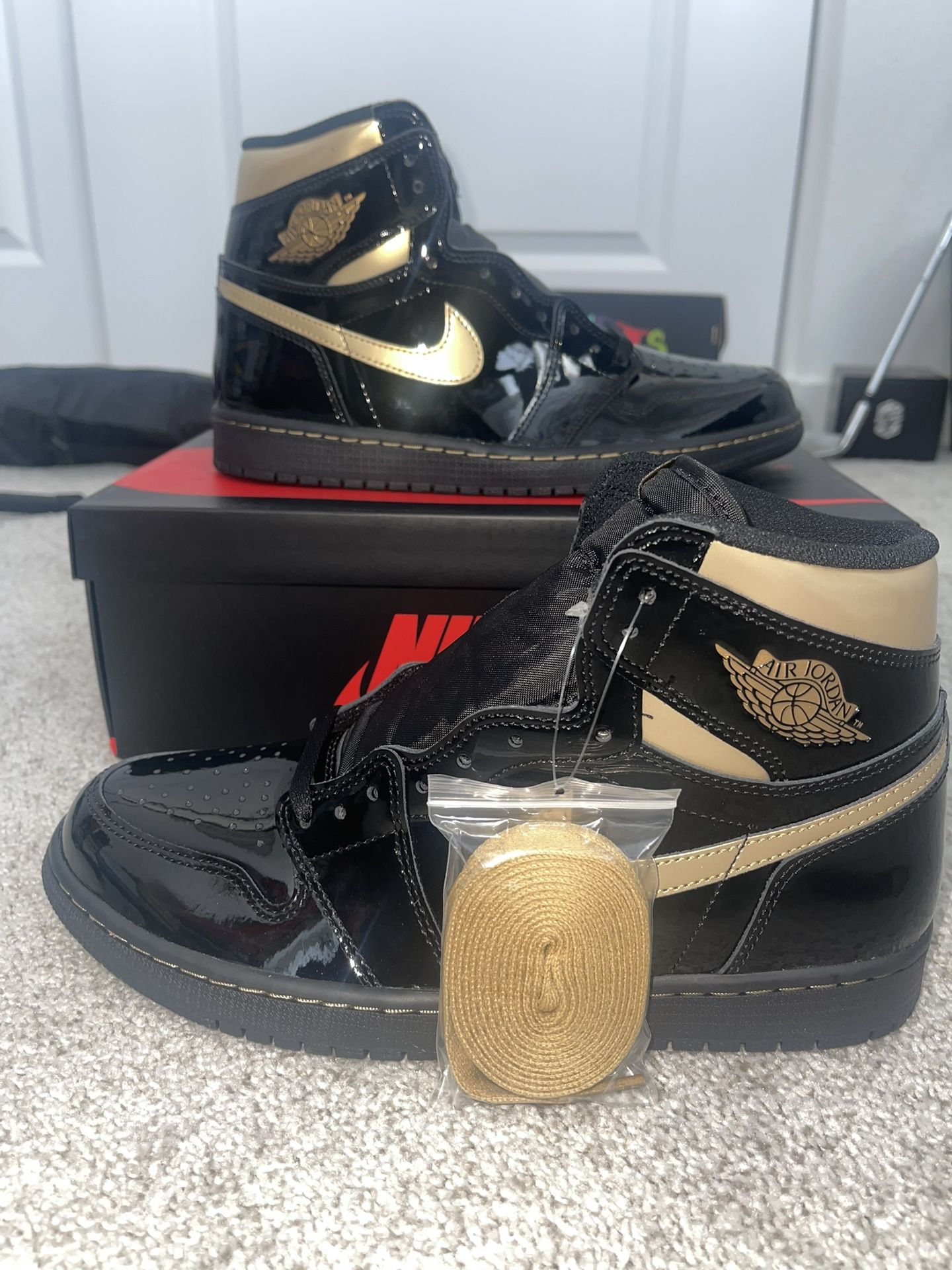 Air Jordan 1 Metallic Gold Sz 10