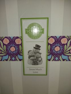Scentsy Snow Much Love Warmer