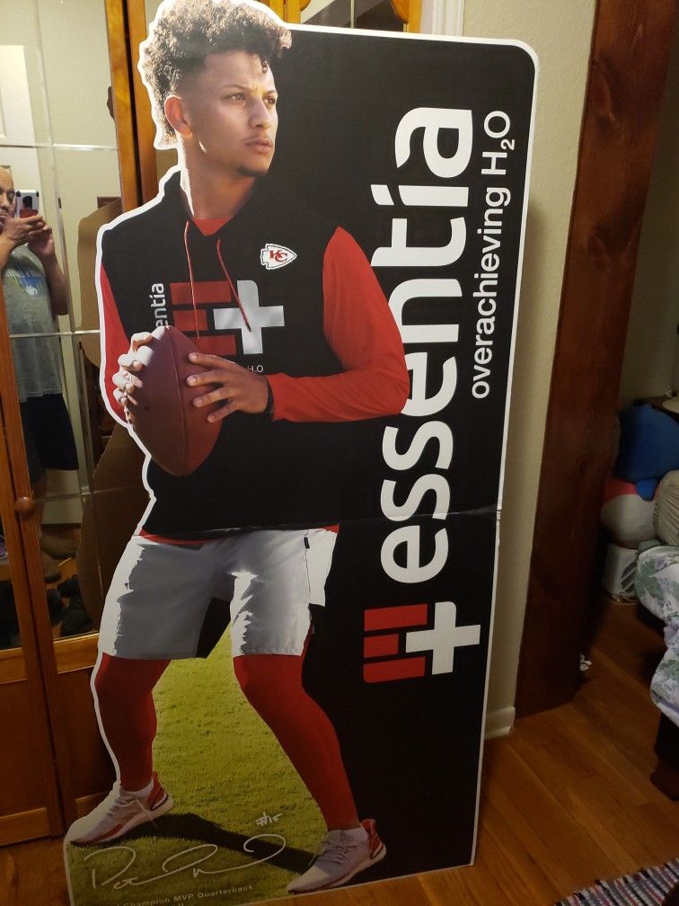 Kansas City Chiefs QB Patrick Mahomes Lifesize Cardboard Cut Out Essentia