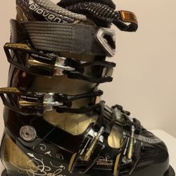 Salomon Ski Boots. Women Size 22-23
