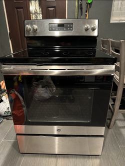 GE 30 in. 5.3 cu. ft. Electric Range with Self-Cleaning Oven in Stainless Steel