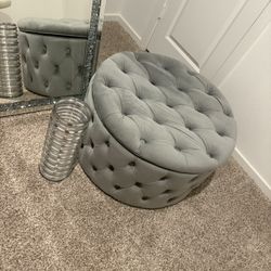 Mirror, Ottoman And Vase Offer 200 Flat