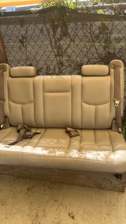 04 Suburban 3rd row seats