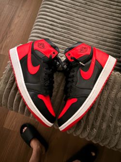 SATIN JORDAN 1s (SIZE 10.5)