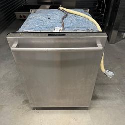 Bosch 800 Series Dishwasher — Model SHX68TL5UC