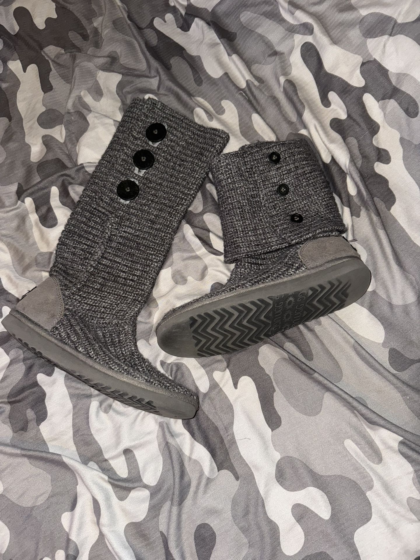 Womens Size 7 Classic Cardy Boot Grey Grey Knitted Uggs