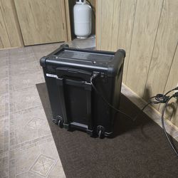 PA speaker/Boom box has am and fm radio and Bluetooth